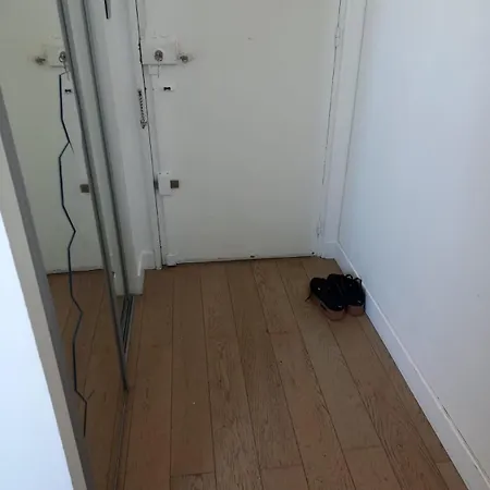 De Standing A Paris Love hotel *